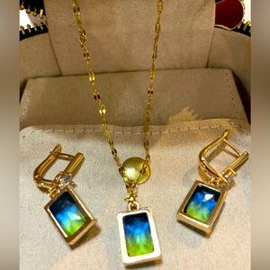 Gold 18in Necklace and Earring Set with Iridescent Stones w/leather jewe…